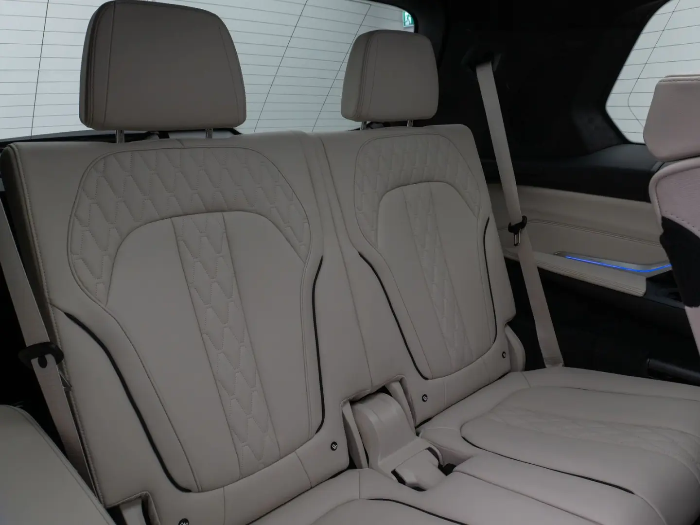 BMW X7 M50i Laser 360°HUD DAB H/K SoftCL 22Zoll