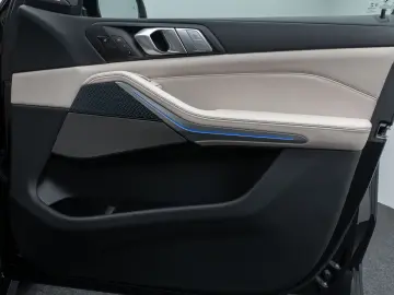 BMW X7 M50i Laser 360°HUD DAB H/K SoftCL 22Zoll