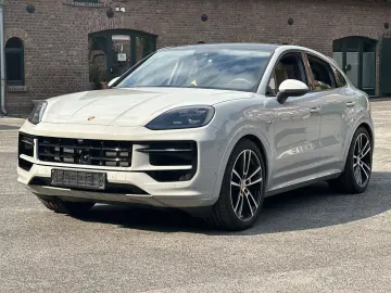 Porsche Cayenne E-Hybrid Coupe SPORTDESIGN