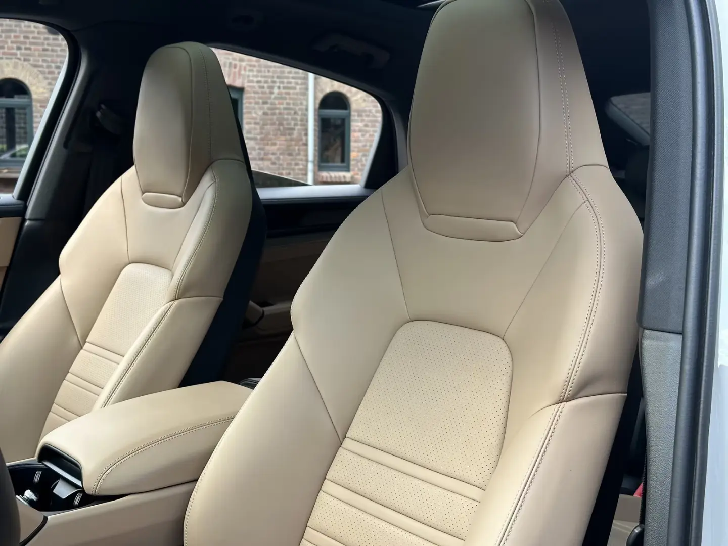 Porsche Cayenne E-Hybrid Coupe SPORTDESIGN