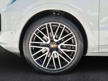Porsche Cayenne Coup/BURMESTER/LUFTFEDER