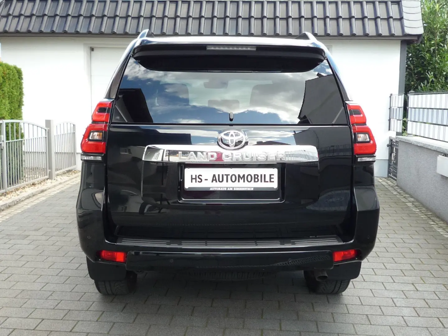 Land Cruiser Executive/ACC/LED/RFK/Apple CarPlay