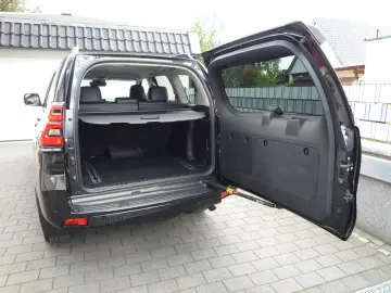 Land Cruiser Executive/ACC/LED/RFK/Apple CarPlay