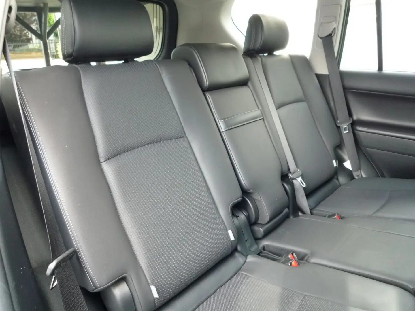 Land Cruiser Executive/ACC/LED/RFK/Apple CarPlay