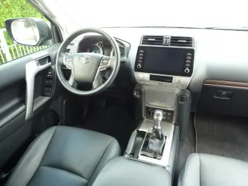 Land Cruiser Executive/ACC/LED/RFK/Apple CarPlay