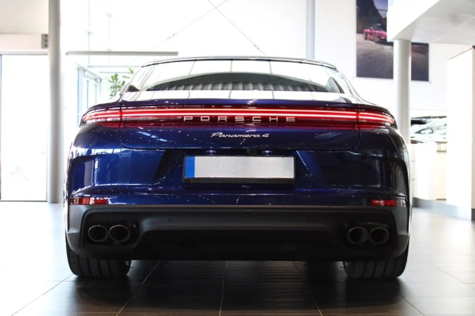 Porsche Panamera 4