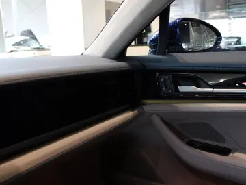 Porsche Panamera 4