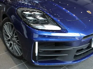 Porsche Panamera 4