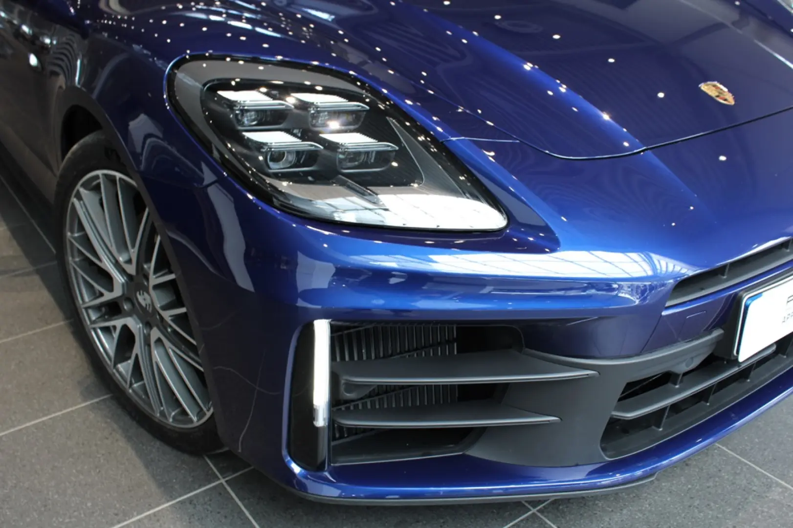 Porsche Panamera 4