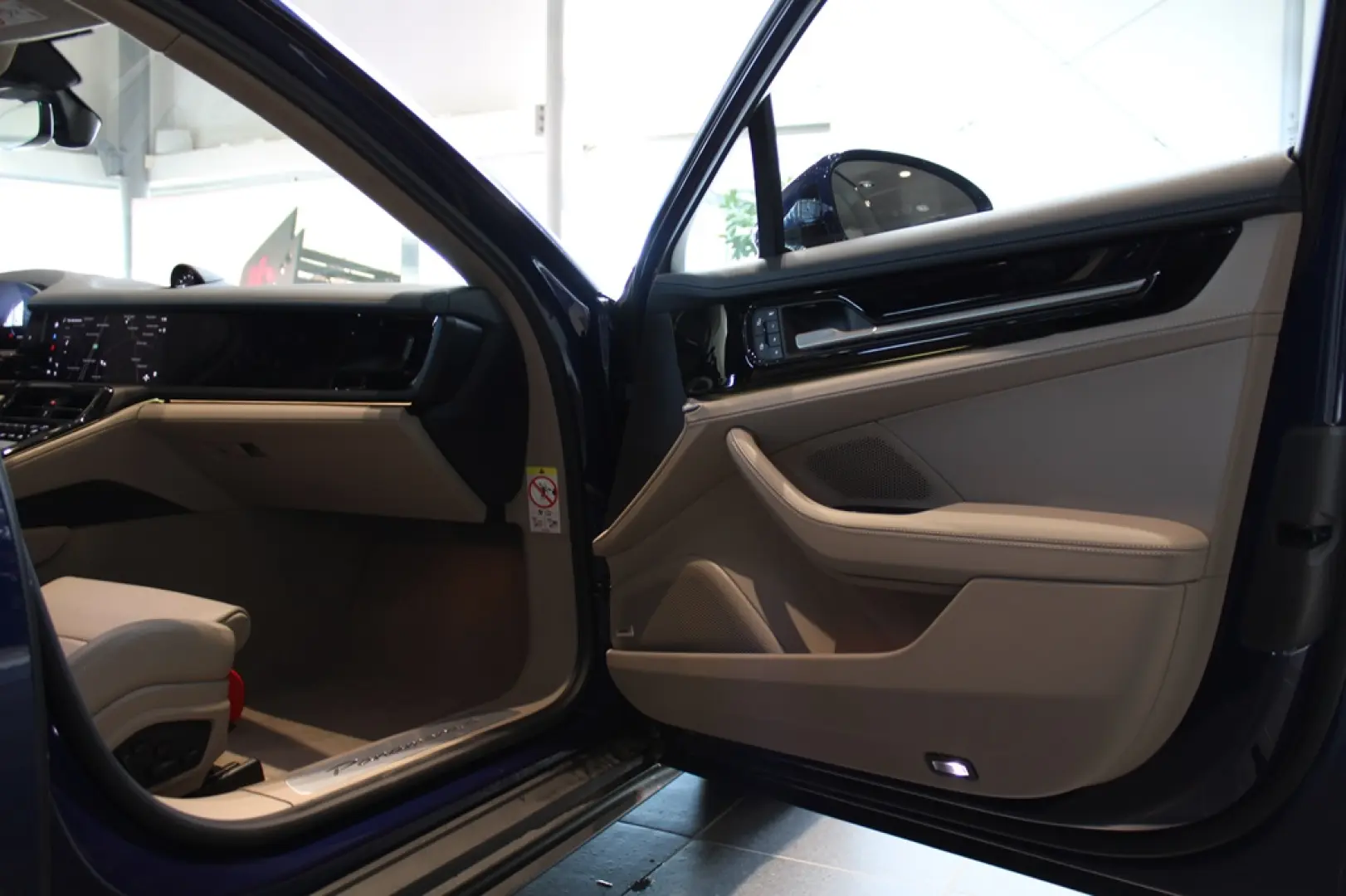 Porsche Panamera 4