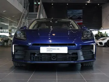 Porsche Panamera 4