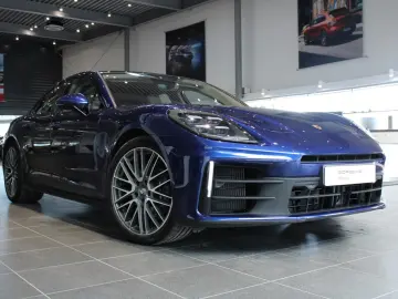 Porsche Panamera 4
