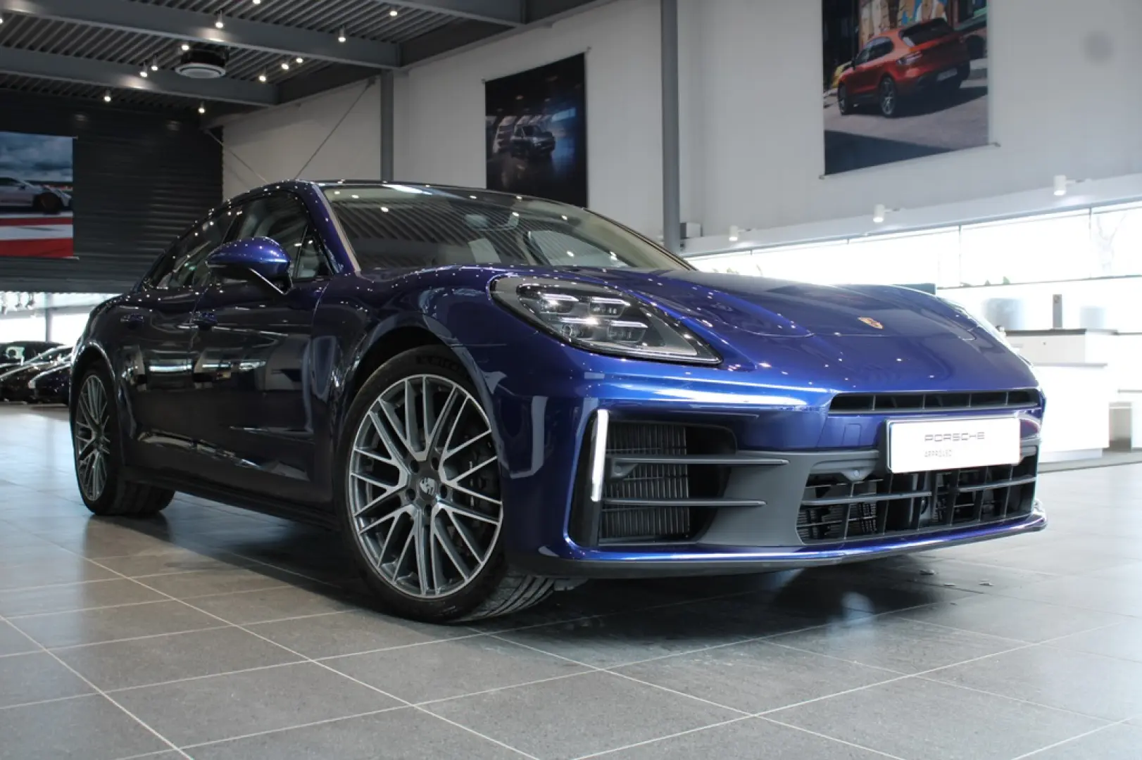 Porsche Panamera 4