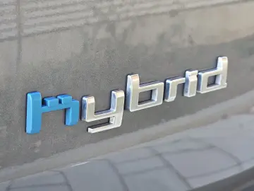 CITROEN C5 Aircross Hybrid 225 (225 CP) Plug-in Hybrid SHINE