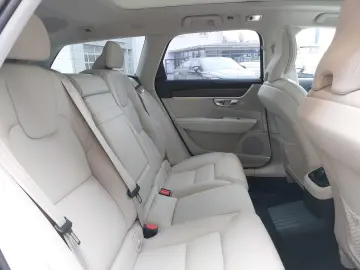 Volvo V90 Inscription Recharge Plug-In Hybrid AWD T8 T