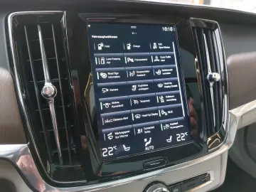Volvo V90 Inscription Recharge Plug-In Hybrid AWD T8 T