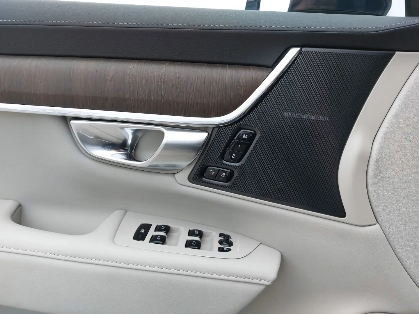Volvo V90 Inscription Recharge Plug-In Hybrid AWD T8 T