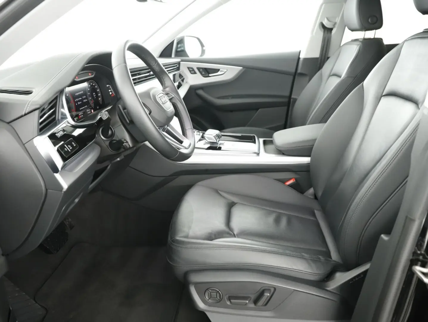 Q8 45 TDI TIPT*QUA*LED*RFK*AHK*LUFT*NAVI*ACC*DAB
