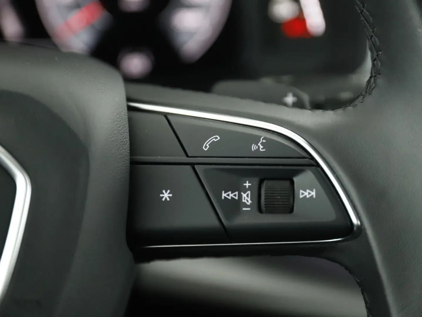 Q8 45 TDI TIPT*QUA*LED*RFK*AHK*LUFT*NAVI*ACC*DAB