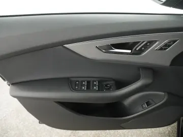 Q8 45 TDI TIPT*QUA*LED*RFK*AHK*LUFT*NAVI*ACC*DAB