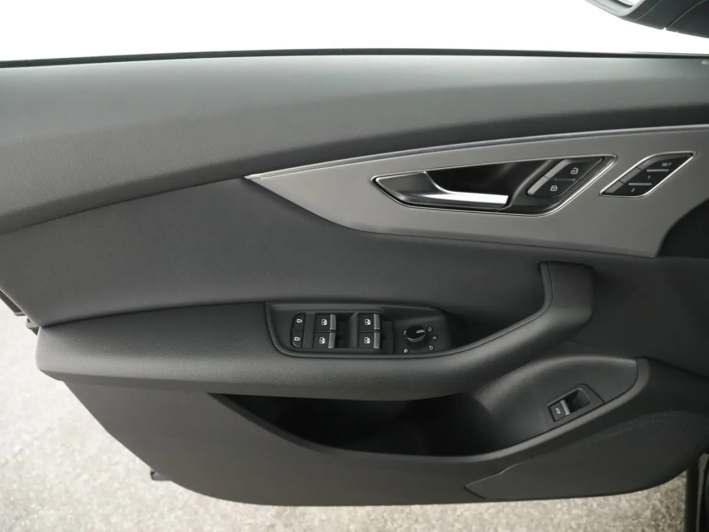 Q8 45 TDI TIPT*QUA*LED*RFK*AHK*LUFT*NAVI*ACC*DAB