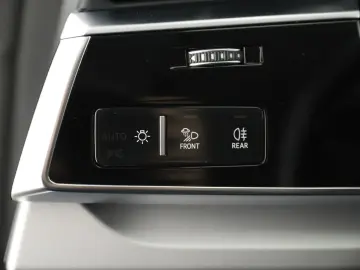 Q8 45 TDI TIPT*QUA*LED*RFK*AHK*LUFT*NAVI*ACC*DAB