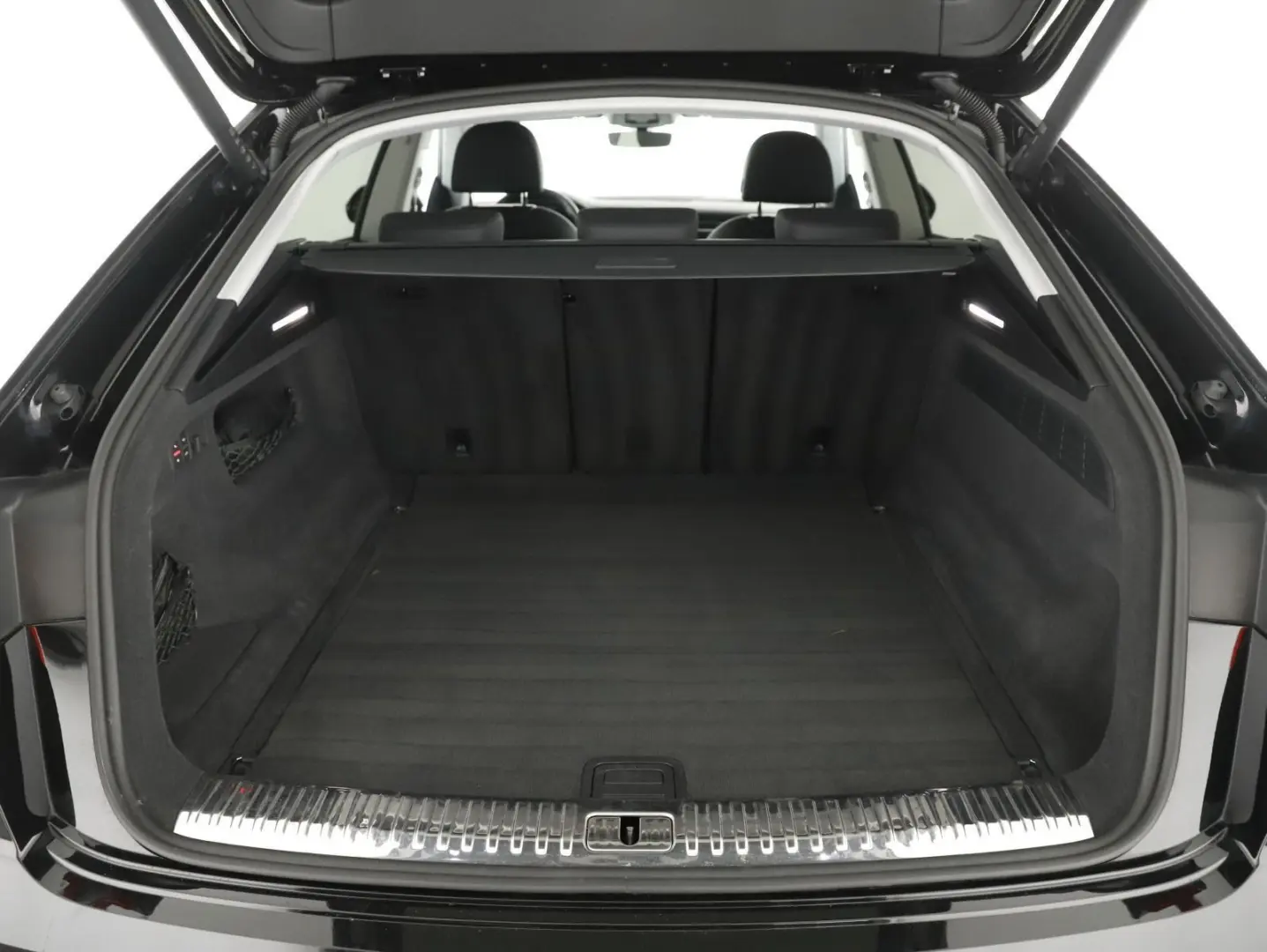 Q8 45 TDI TIPT*QUA*LED*RFK*AHK*LUFT*NAVI*ACC*DAB