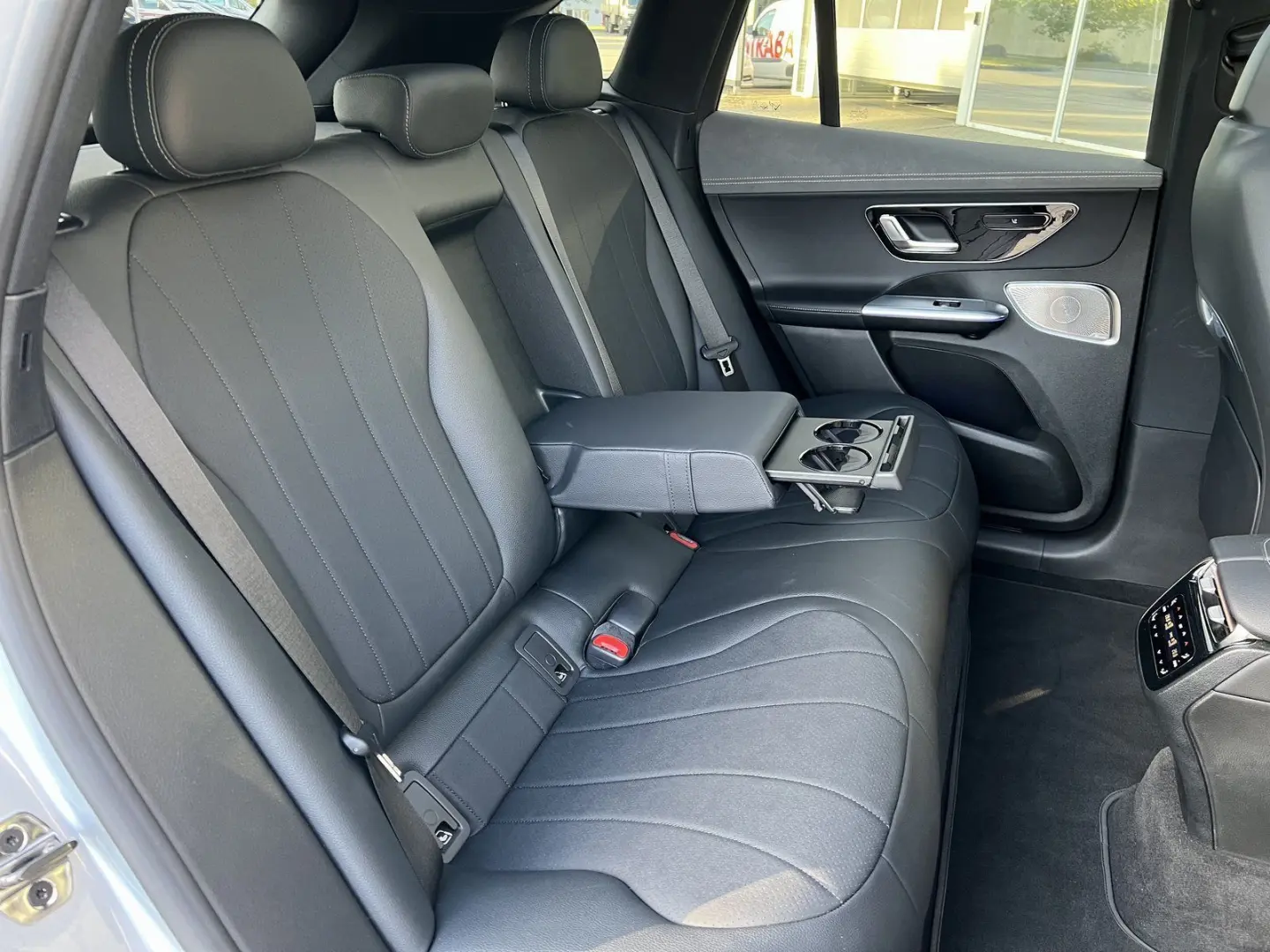 EQE 350 4M SUV Electric Art AHK 4xSHZ 360° Pano