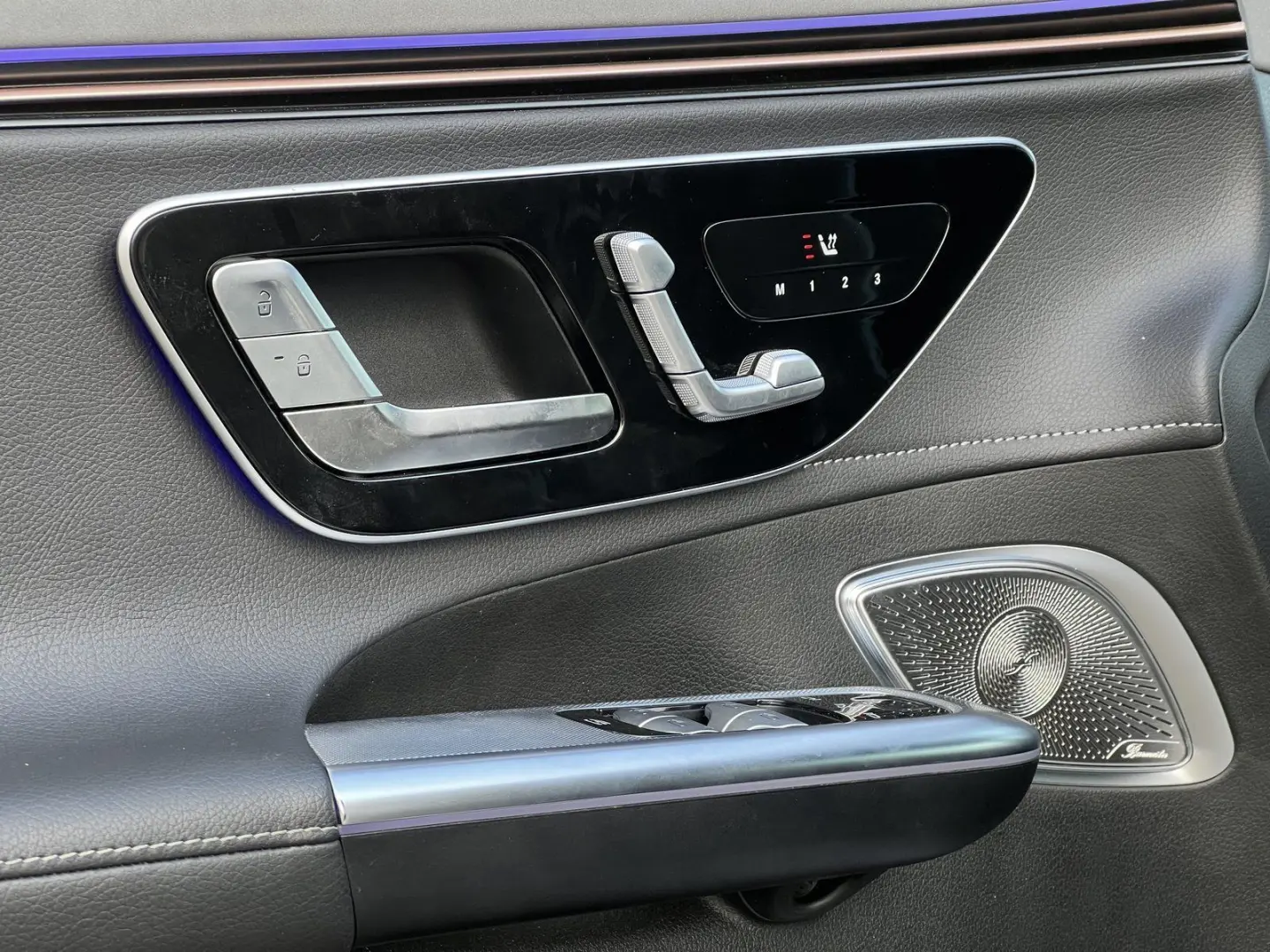 EQE 350 4M SUV Electric Art AHK 4xSHZ 360° Pano