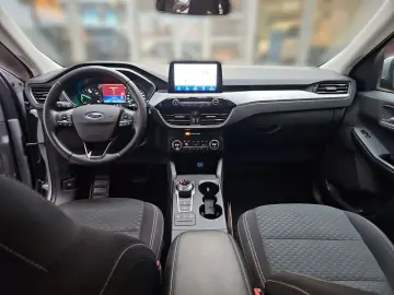 Kuga Plug-In Hybrid Cool & Connect mit AHK, Navi