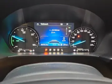 Kuga Plug-In Hybrid Cool & Connect mit AHK, Navi