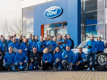 Kuga Plug-In Hybrid Cool & Connect mit AHK, Navi