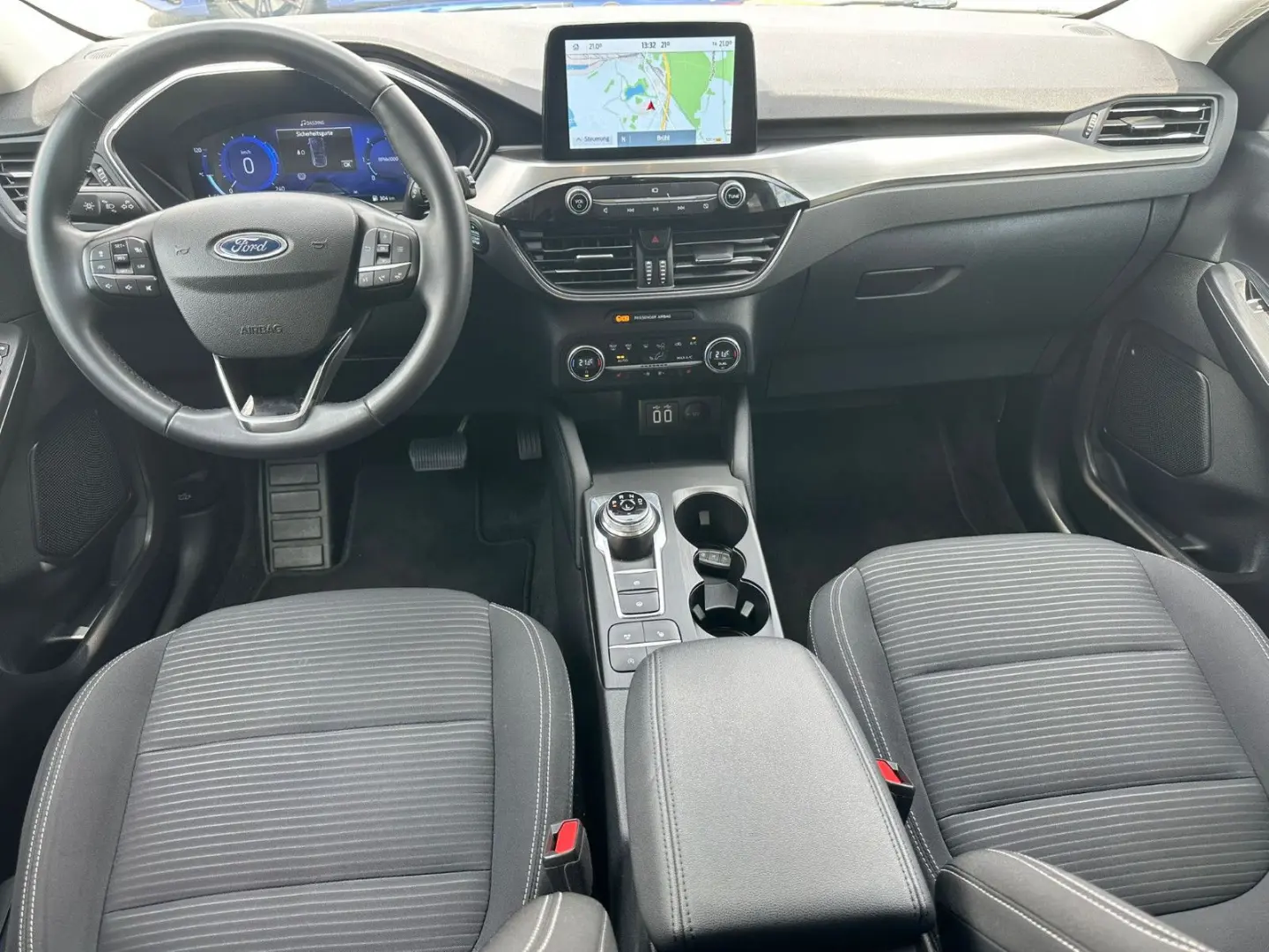 Kuga Titanium KAMERA+NAVI+VICO+LED