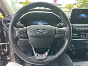 Kuga Titanium KAMERA+NAVI+VICO+LED