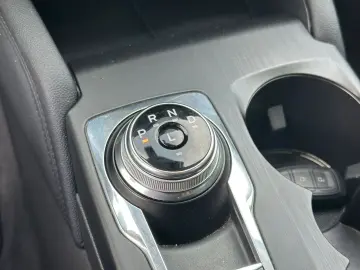 Kuga Titanium KAMERA+NAVI+VICO+LED