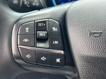 Kuga Titanium KAMERA+NAVI+VICO+LED