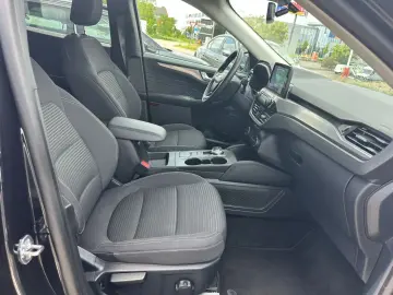 Kuga Titanium KAMERA+NAVI+VICO+LED