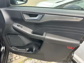 Kuga Titanium KAMERA+NAVI+VICO+LED