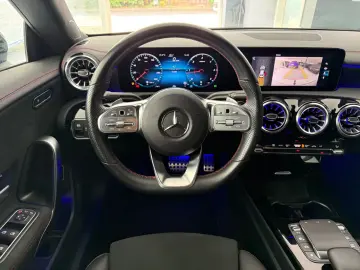 CLA 200d Coupe*AMG-LINE*DISTRONIC*KAMERA*AHK*LED