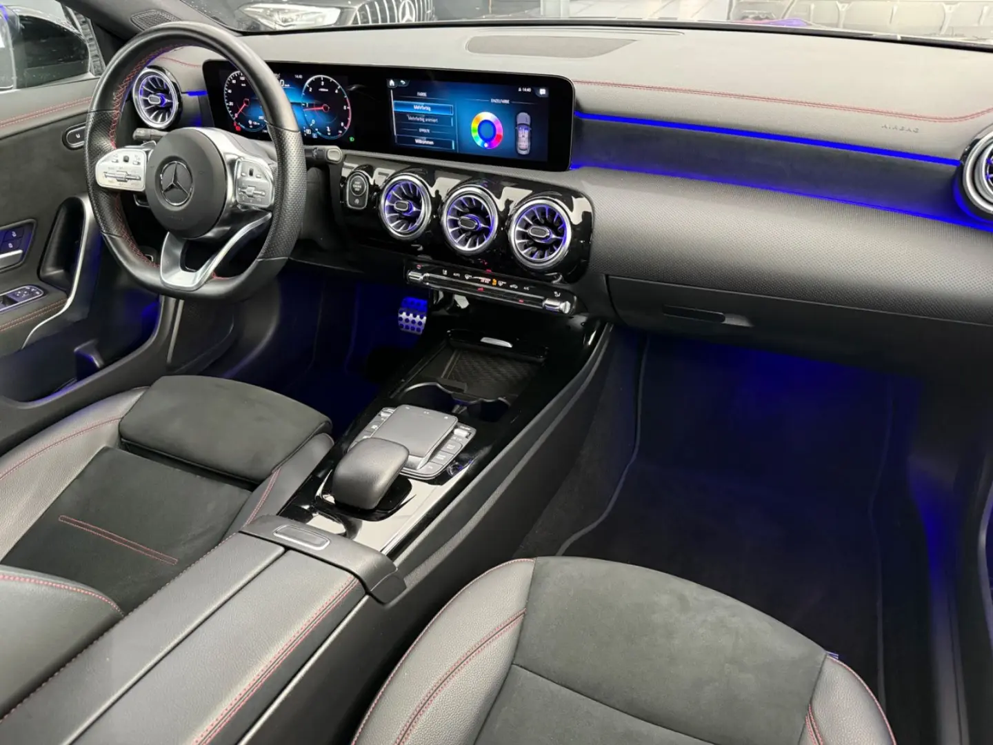 CLA 200d Coupe*AMG-LINE*DISTRONIC*KAMERA*AHK*LED