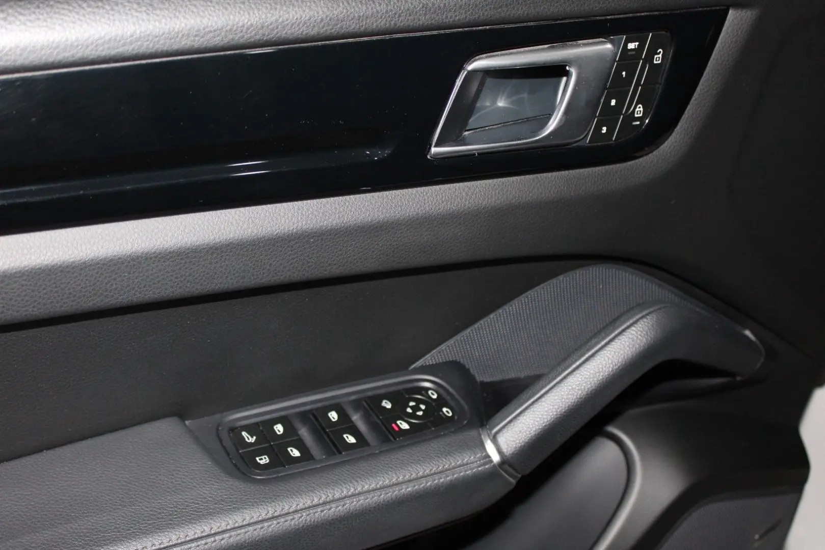 Cayenne Coupe E-Hybrid Platinum Edition