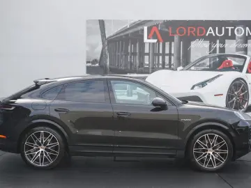 Cayenne Coupe E-Hybrid AHK 22 RS HeadUp