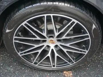 Cayenne Coupe E-Hybrid*AHK*22
