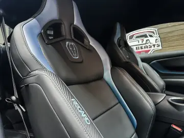 Mustang 5.0 GT Premium Dark Horse look Recaro
