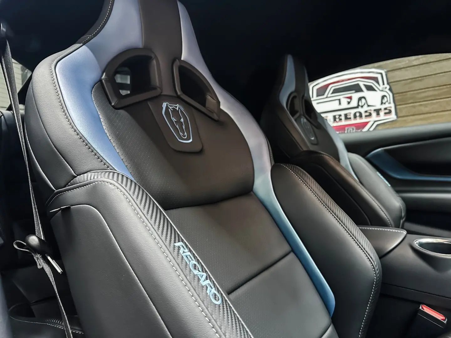 Mustang 5.0 GT Premium Dark Horse look Recaro