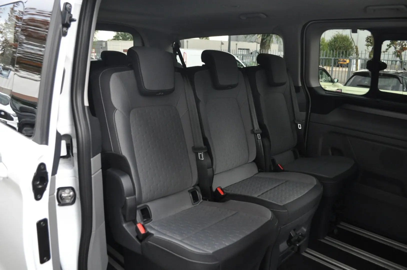TOURNEO CUSTOM BUS 320 L2 TITANIUM FWD