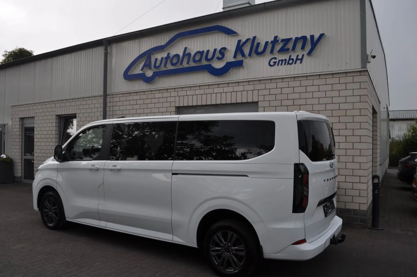 TOURNEO CUSTOM BUS 320 L2 TITANIUM FWD