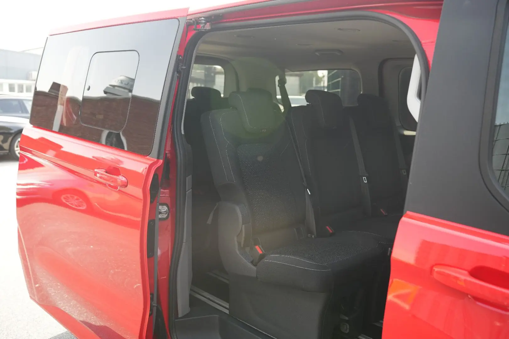 Tourneo Custom 320 *9-SITZER*AHK* GARANTIE 11/29