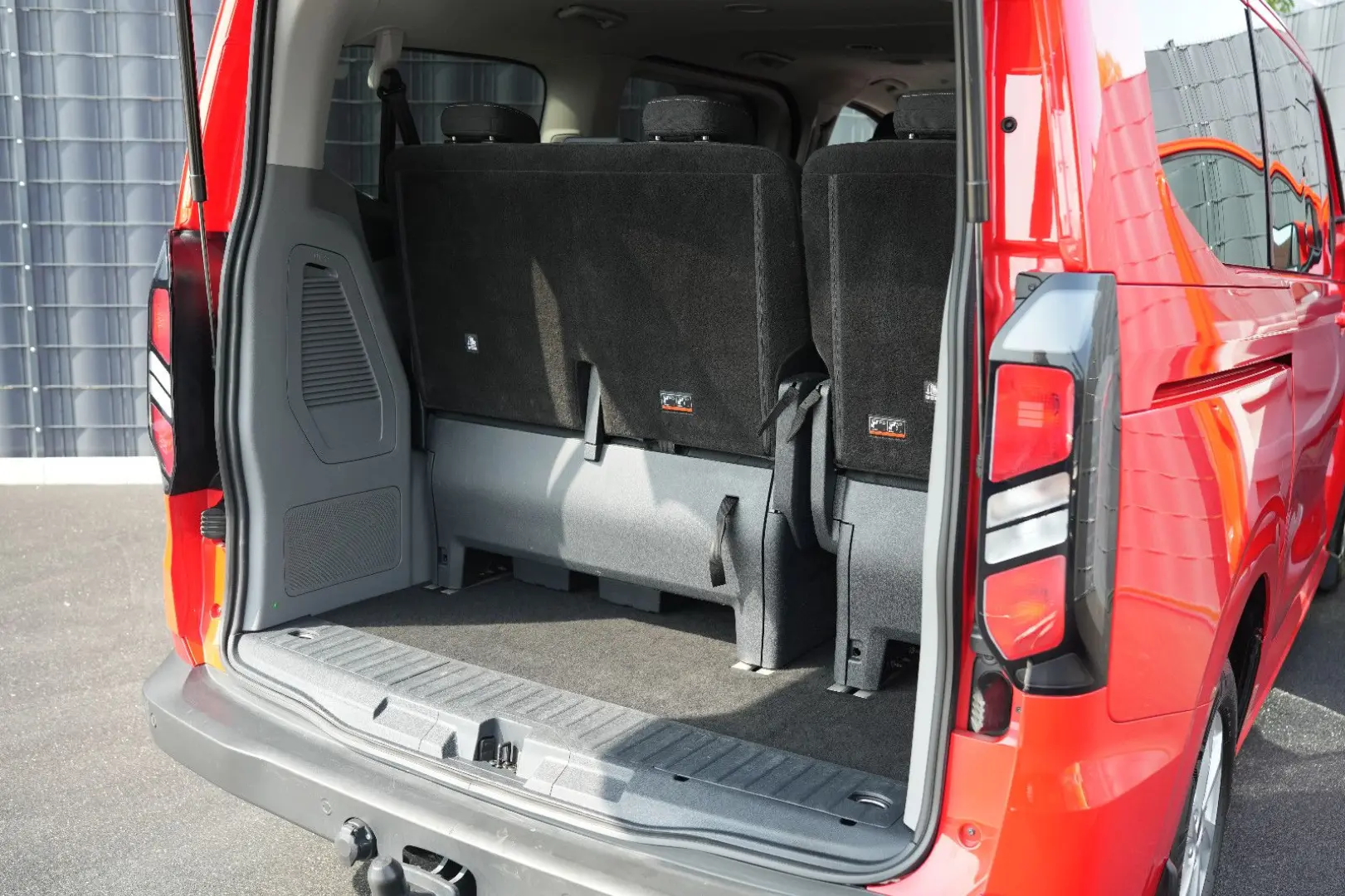 Tourneo Custom 320 *9-SITZER*AHK* GARANTIE 11/29