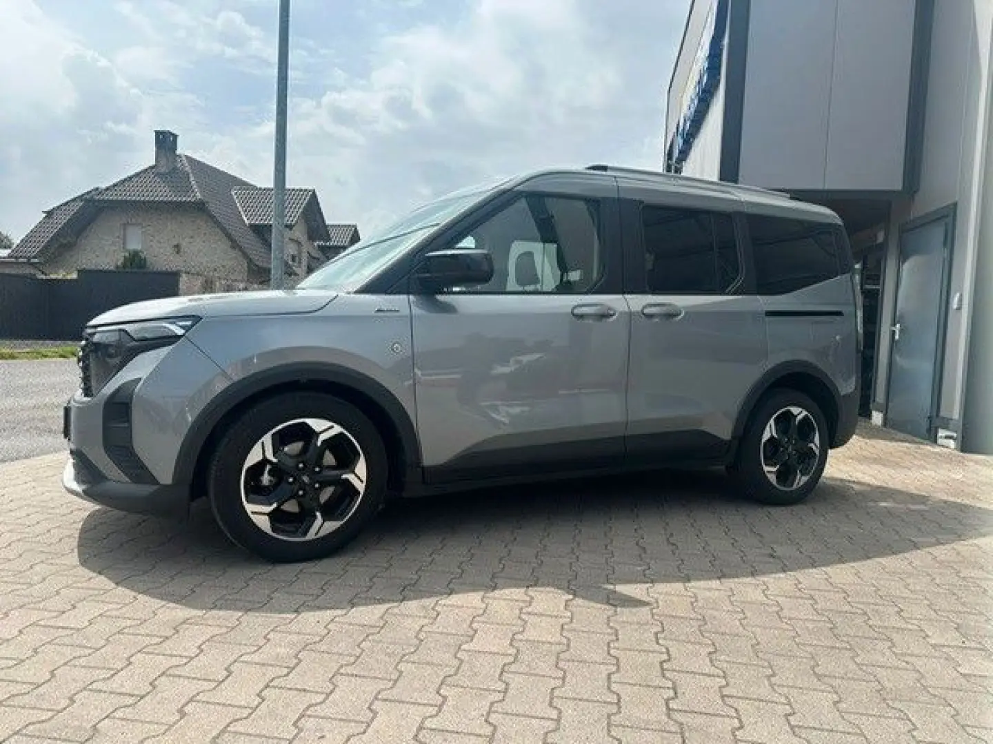 Tourneo Courier Active